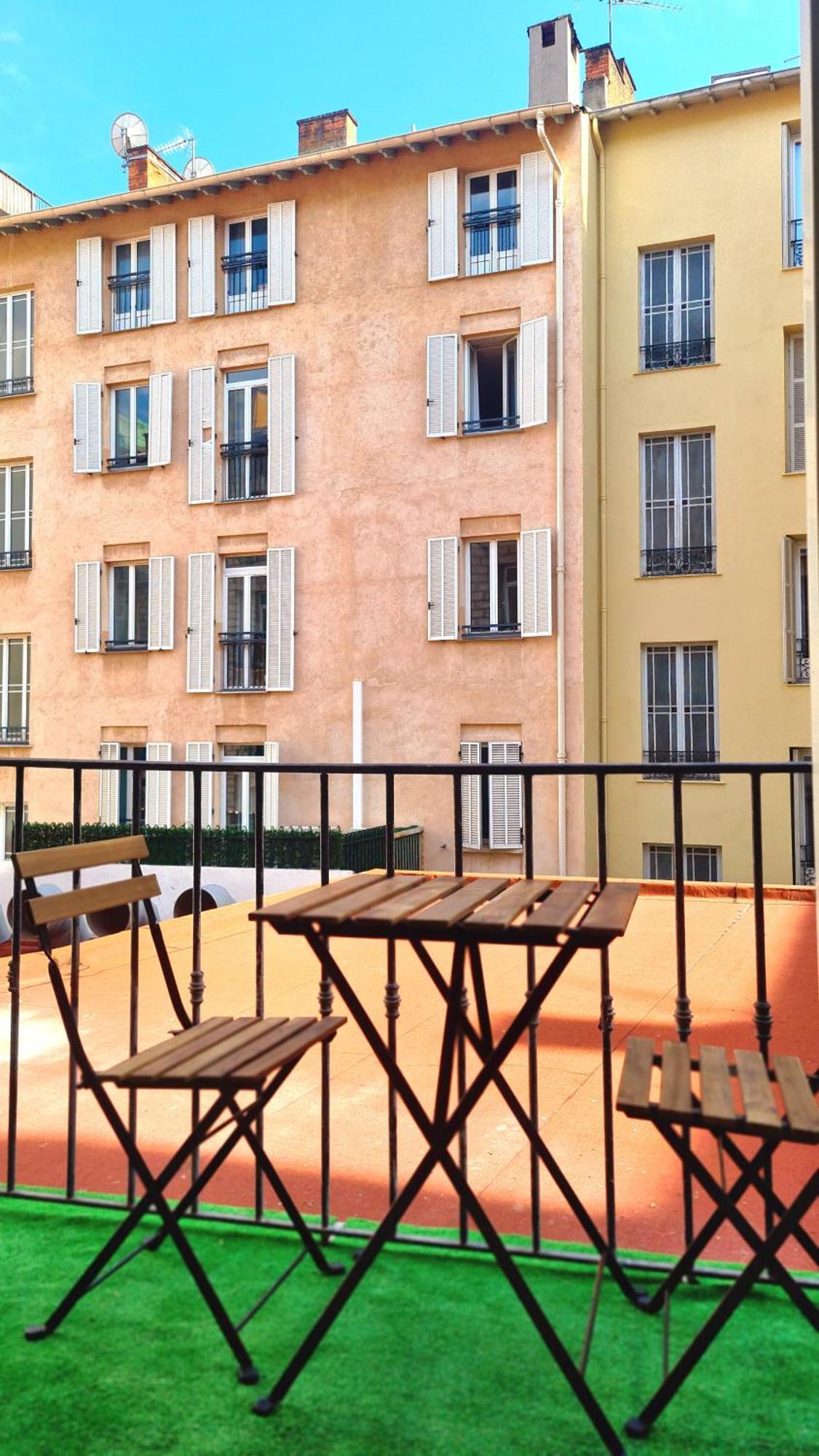 Appartement New Charming 1br Hyper Centre With Balcony And Ac Nice