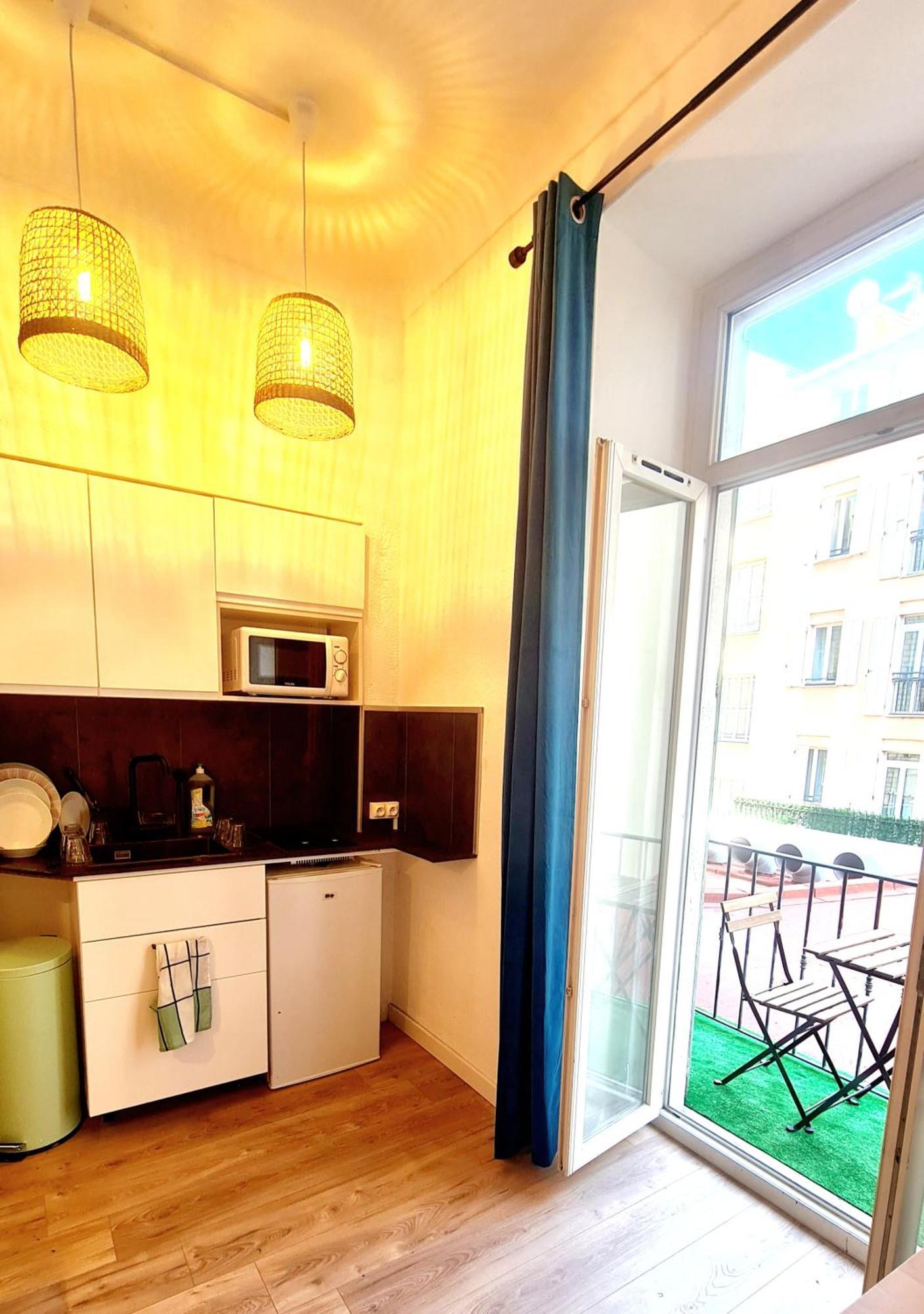 New Charming 1br Hyper Centre With Balcony And Ac *